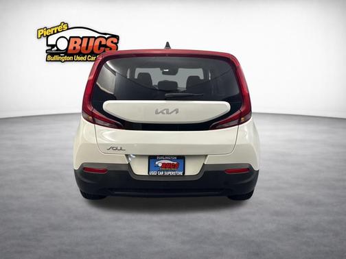 Snow White Pearl 2022 Kia Soul LX