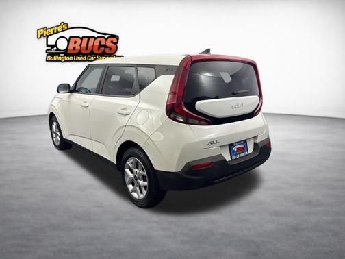 Snow White Pearl 2022 Kia Soul LX