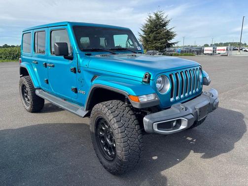 BLACK WITH BIKINI WRAP 2018 Jeep Wrangler Unlimited Sahara