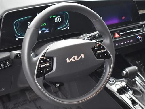 2023 Kia Niro EX