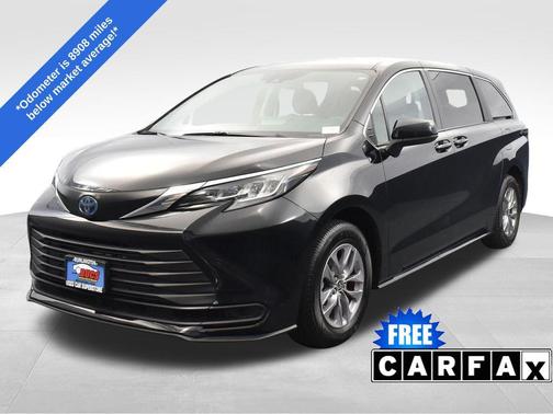 2023 Toyota Sienna LE