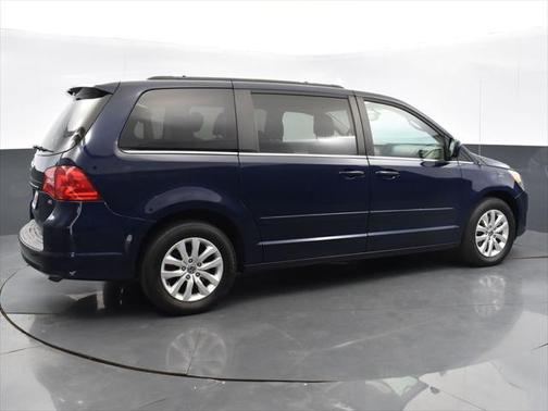 2013 Volkswagen Routan SE