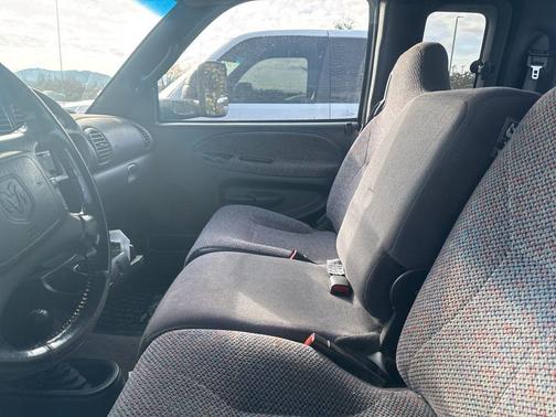 2002 Dodge Ram 2500 Base