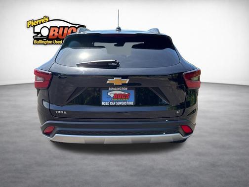 Black Metallic 2025 Chevrolet Trax LT