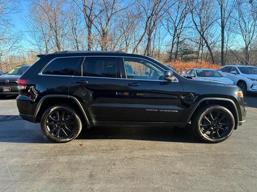 2020 Jeep Grand Cherokee Laredo