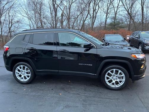 2023 Jeep Compass Latitude Lux