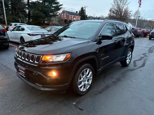 2023 Jeep Compass Latitude Lux