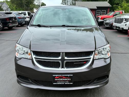 Granite Pearlcoat 2019 Dodge Grand Caravan SE