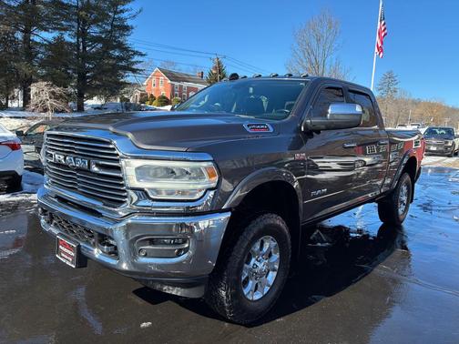 2020 RAM 2500 Laramie Crew Cab 4x4 6'4' Box