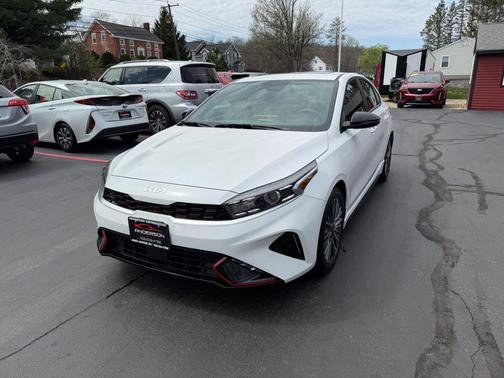 Snow White Pearl 2024 Kia Forte GT-Line