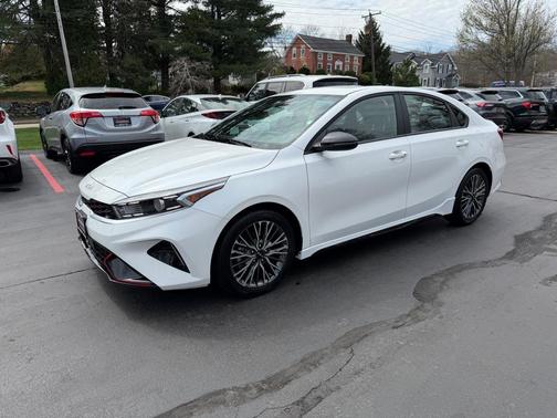 Snow White Pearl 2024 Kia Forte GT-Line