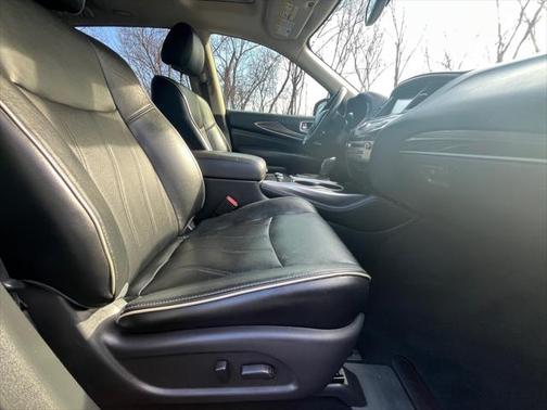 2017 INFINITI QX60 Base