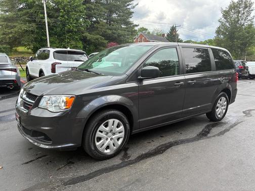 Granite Pearlcoat 2019 Dodge Grand Caravan SE