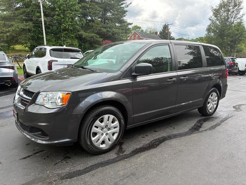 Granite Pearlcoat 2019 Dodge Grand Caravan SE