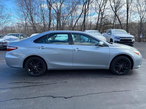 2016 Toyota Camry XLE
