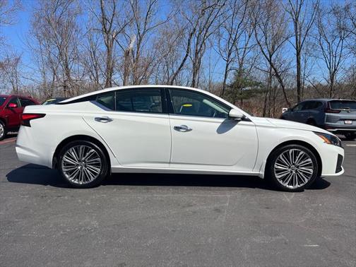2024 Nissan Altima SL