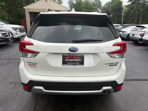 Crystal White Pearl 2021 Subaru Forester Touring