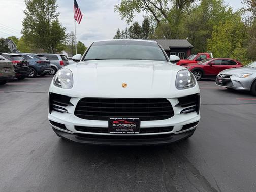 WHITE 2021 Porsche Macan Macan