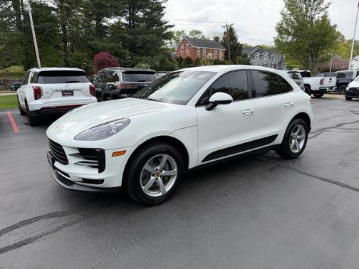 WHITE 2021 Porsche Macan Macan