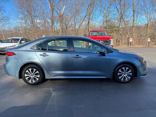 2022 Toyota Corolla Hybrid LE