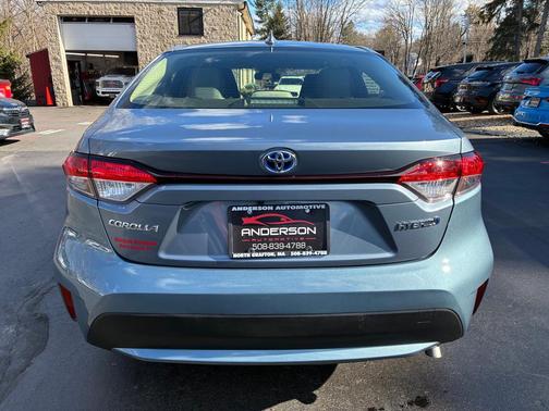 2022 Toyota Corolla Hybrid LE