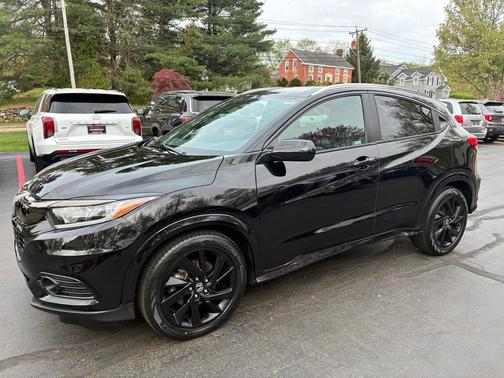 Crystal Black Pearl 2022 Honda HR-V AWD Sport