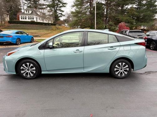 2019 Toyota Prius XLE