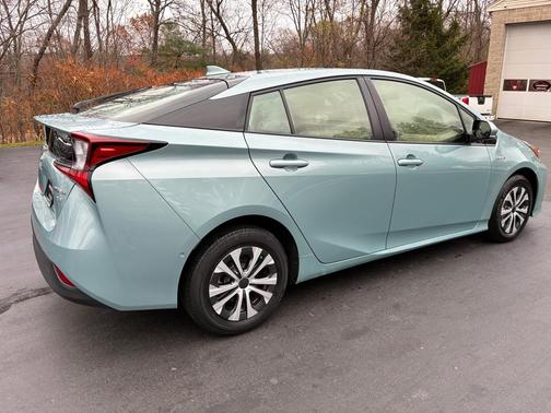 2019 Toyota Prius XLE