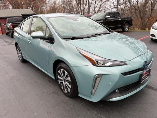 2019 Toyota Prius XLE