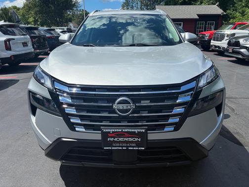 Brilliant Silver Metallic 2024 Nissan Rogue SV