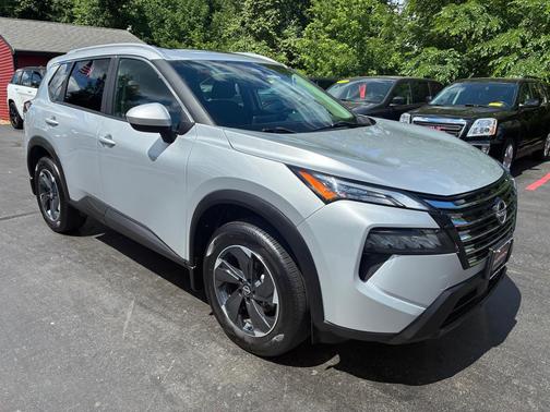 Brilliant Silver Metallic 2024 Nissan Rogue SV