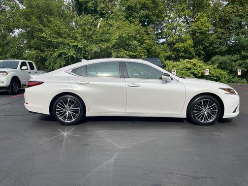 2022 Lexus ES 350 Base