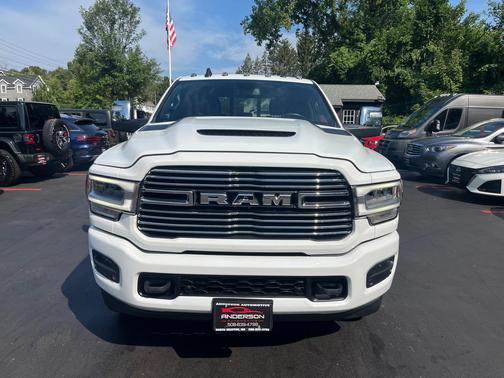 2024 RAM 2500 Laramie Crew Cab 4x4 6'4' Box