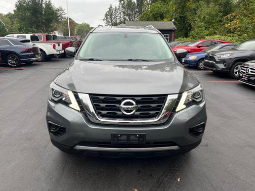2019 Nissan Pathfinder S
