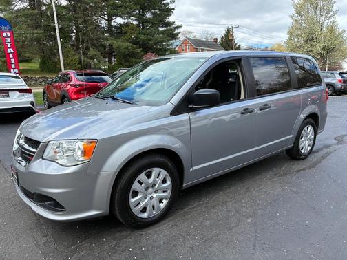 Granite Pearlcoat 2019 Dodge Grand Caravan SE