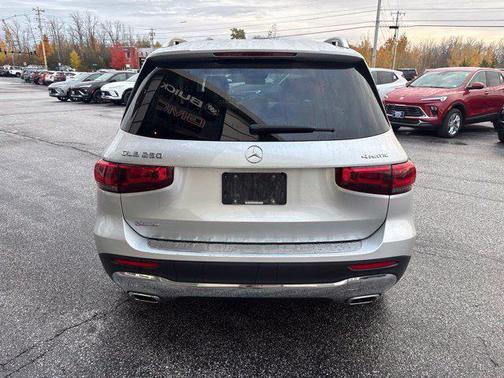 Iridium Silver Metallic 2021 Mercedes-Benz GLB 250 4MATIC
