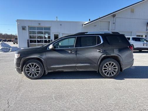2022 GMC Acadia Denali