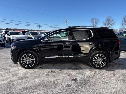 2022 GMC Acadia Denali