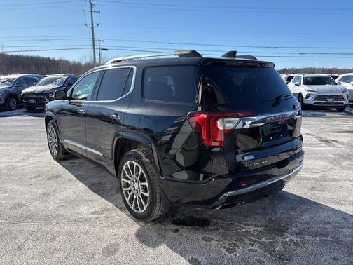 2022 GMC Acadia Denali