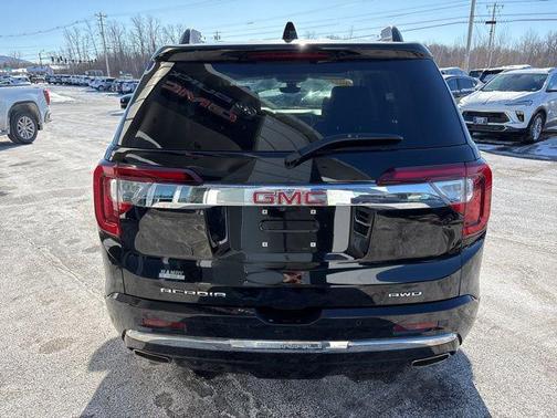 2022 GMC Acadia Denali