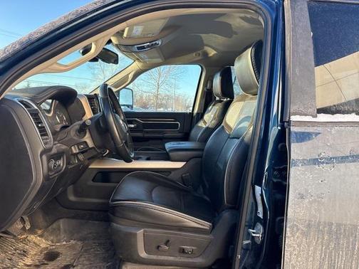 2024 RAM 2500 Laramie Crew Cab 4x4 6'4' Box