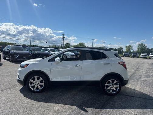 Summit White 2019 Buick Encore Essence