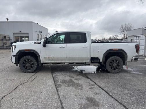 2024 GMC Sierra 2500 AT4