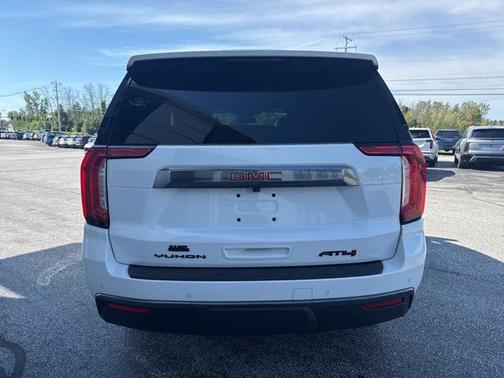 2023 GMC Yukon 4WD AT4