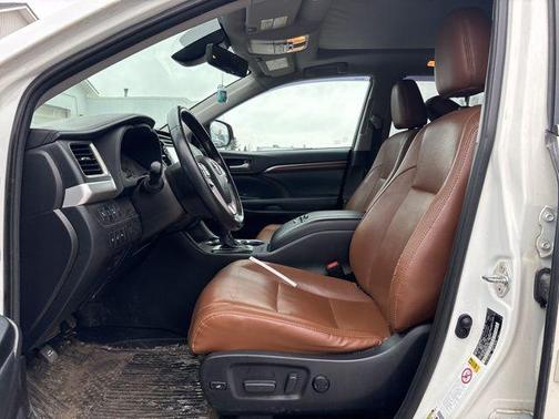 2019 Toyota Highlander Limited Platinum