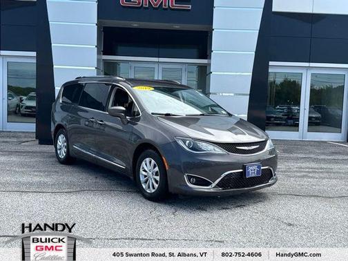 Granite Crystal Metallic Clearcoat 2019 Chrysler Pacifica Touring L