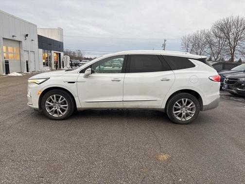 2023 Buick Enclave Premium AWD