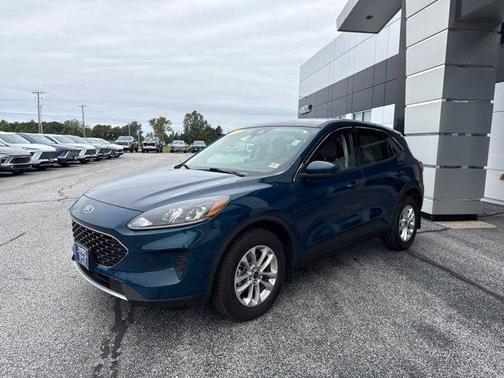 Dark Persian Green Metallic 2020 Ford Escape SE
