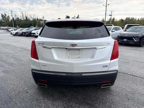 Crystal White Tricoat 2018 Cadillac XT5 Luxury