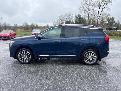 Marine Metallic 2022 GMC Terrain Denali